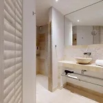 Apartament Moin 53 *